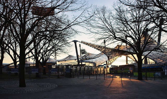 评论员和记 评论员和记